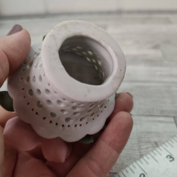 Delicate Miniature Ceramic Floral Basket 3" Tall Figurine Home Decor Decorative - Picture 8 of 9